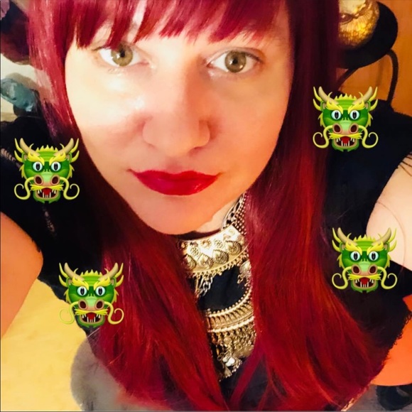 Meet your Posher, Laura - Picture 5 of 8